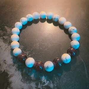 howlite & garnet bracelet